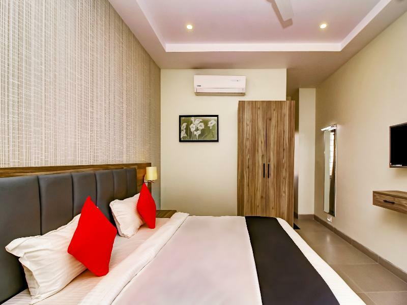 فندق حيدر أبادفي  Capital O 28086 Sindhura Grand المظهر الخارجي الصورة