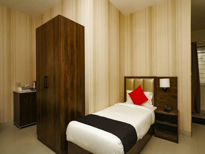 فندق حيدر أبادفي  Capital O 28086 Sindhura Grand المظهر الخارجي الصورة