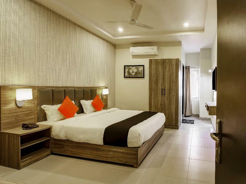 فندق حيدر أبادفي  Capital O 28086 Sindhura Grand المظهر الخارجي الصورة